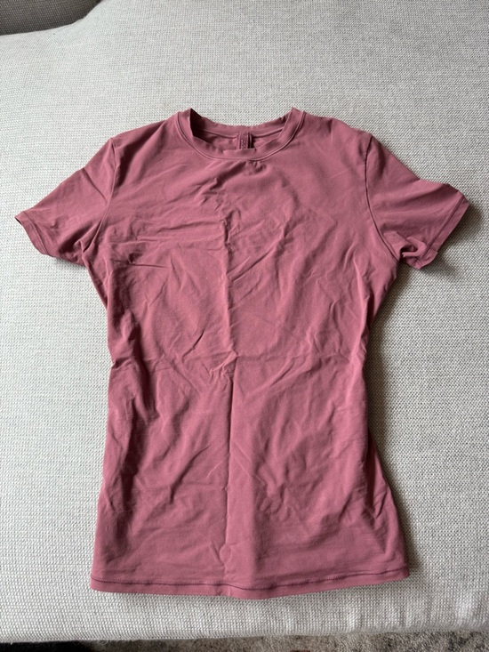 SKIMS Tops - SKIMS Short Sleeve Tee in Dusty Rose
